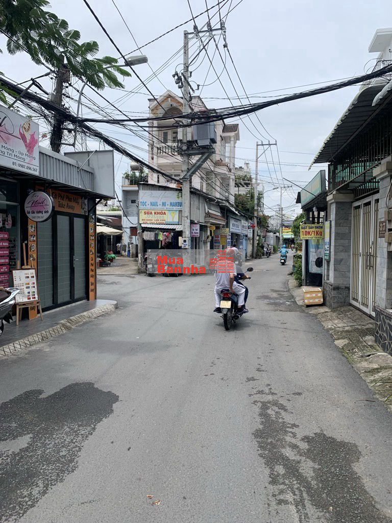 Nhà 1 trệt, 2 lầu, mặt tiền đường số, P Bình Trưng, Tp Thủ Đức.