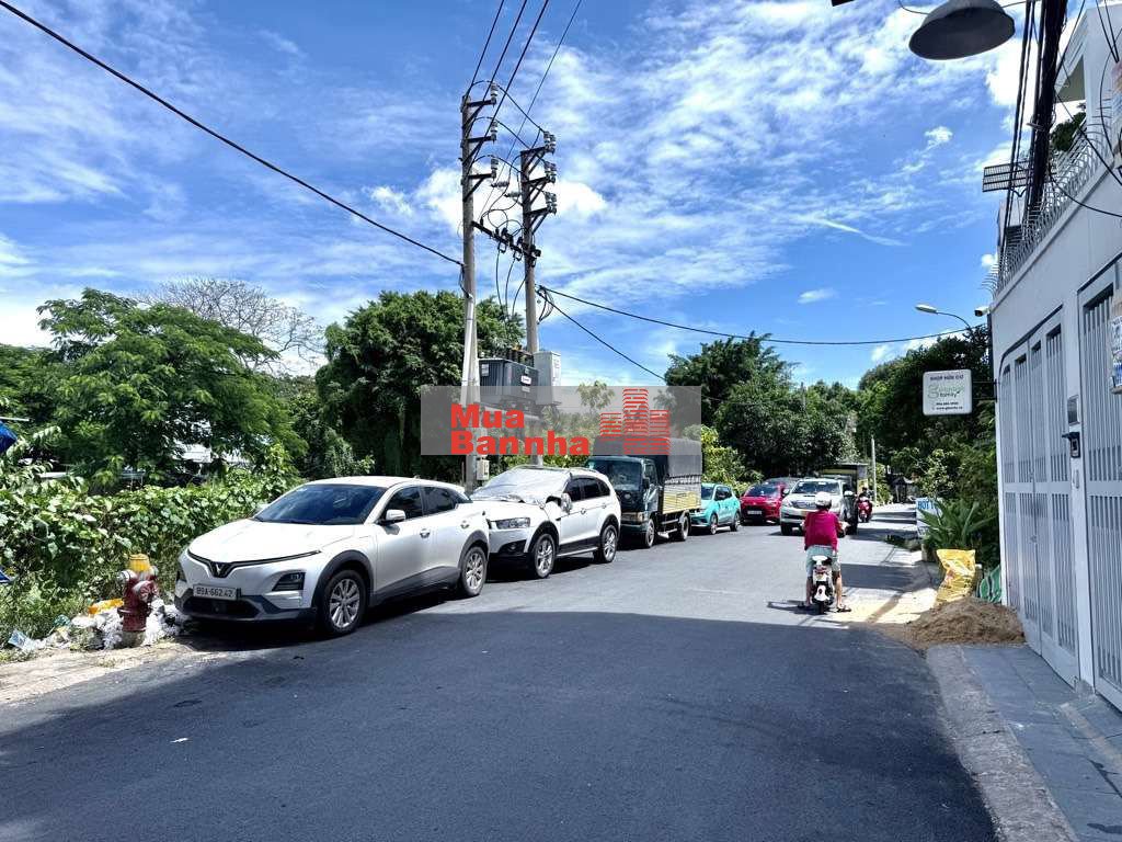 BÁN NHÀ ĐẸP 3 TẦNG, SÁT HẺM XE TẢI THÔNG,32M², GẦN CV LÀNG HOA HƠN 4TỶ