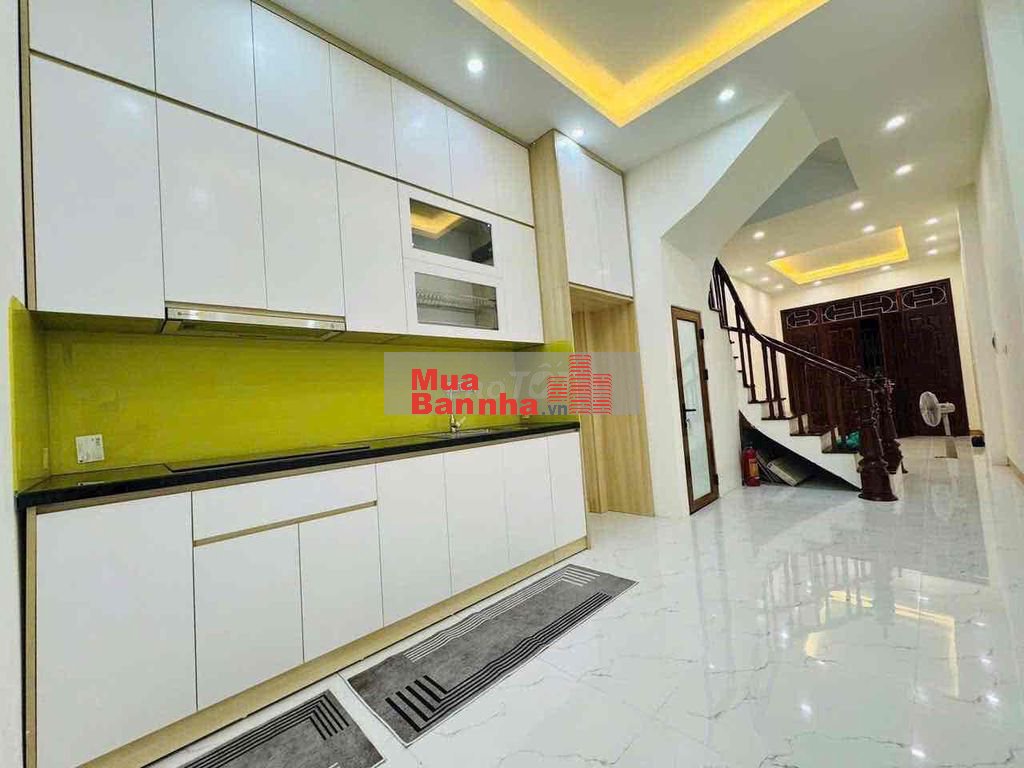 BÁN NHÀ PHỐ KIM GIANG 40M, 5TẦNG, Ô TÔ CÁCH 10M, GẦN PHỐ