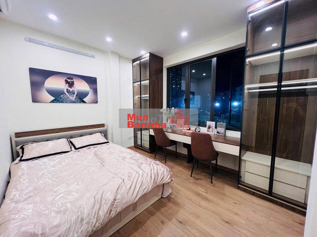 Siêu hiếm Nhà quận Cầu Giấy, full nội thất, 6 tầng, thang máy, 9.5 tỷ