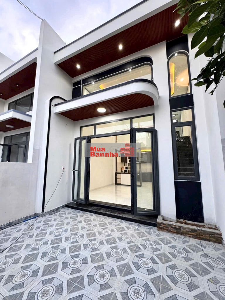 Bán Nhà Sổ Riêng Thổ Cư Ngay TT Phường Tặng Bộ Nội Thất Mới Tinh