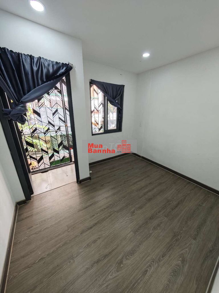 NHÀ MẶT TIỀN HẺM - SAU NÀY PHÓNG ĐƯỜNG TO - ĐƯỜNG THÔNG.