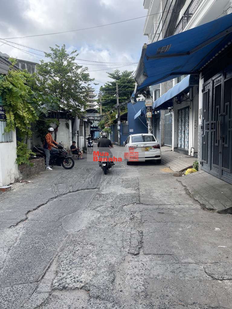 Nhà 4 tầng hẻm xe hơi DT ngan 5 dài 13 giá 8X TỶ