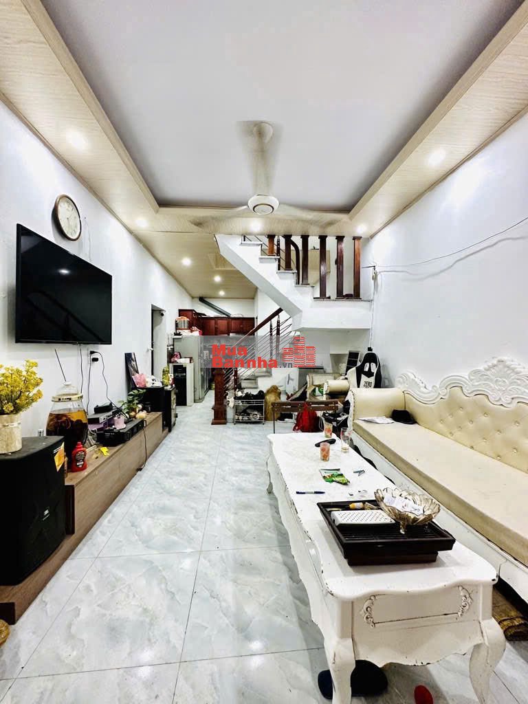 Bán nhà Tứ Liên, dân xây 2 tầng, S 32m2, 1.85 tỷ