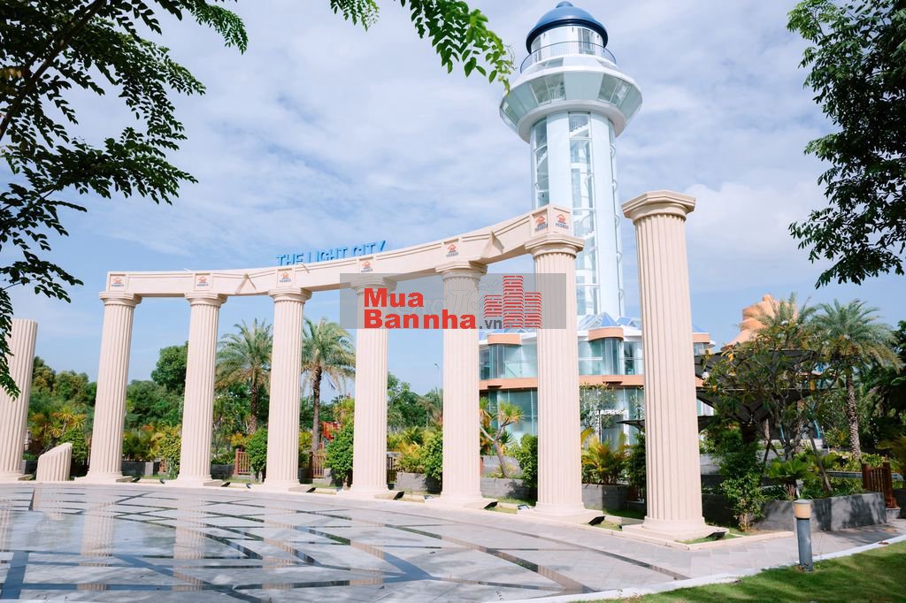 BÁN NHÀ THE LIGHT CITY ĐỐI DIỆN TRƯỜNG FPT, NGAY CÔNG VIÊN & HỒ BƠI