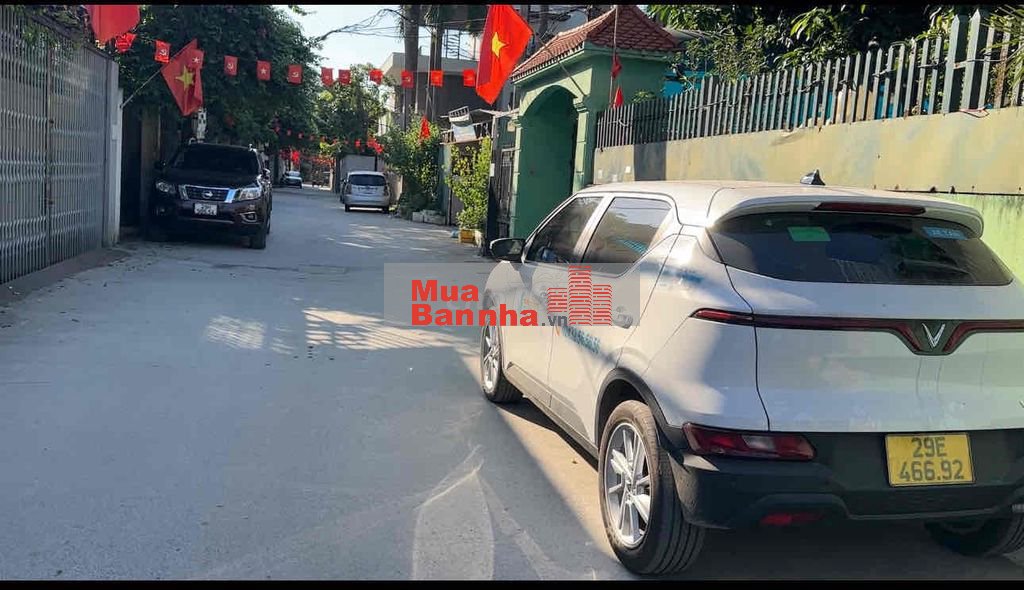 Ngõ ô tô tránh chạy quanh, An Dương Vương, Tây Hồ 100m, mt 8m