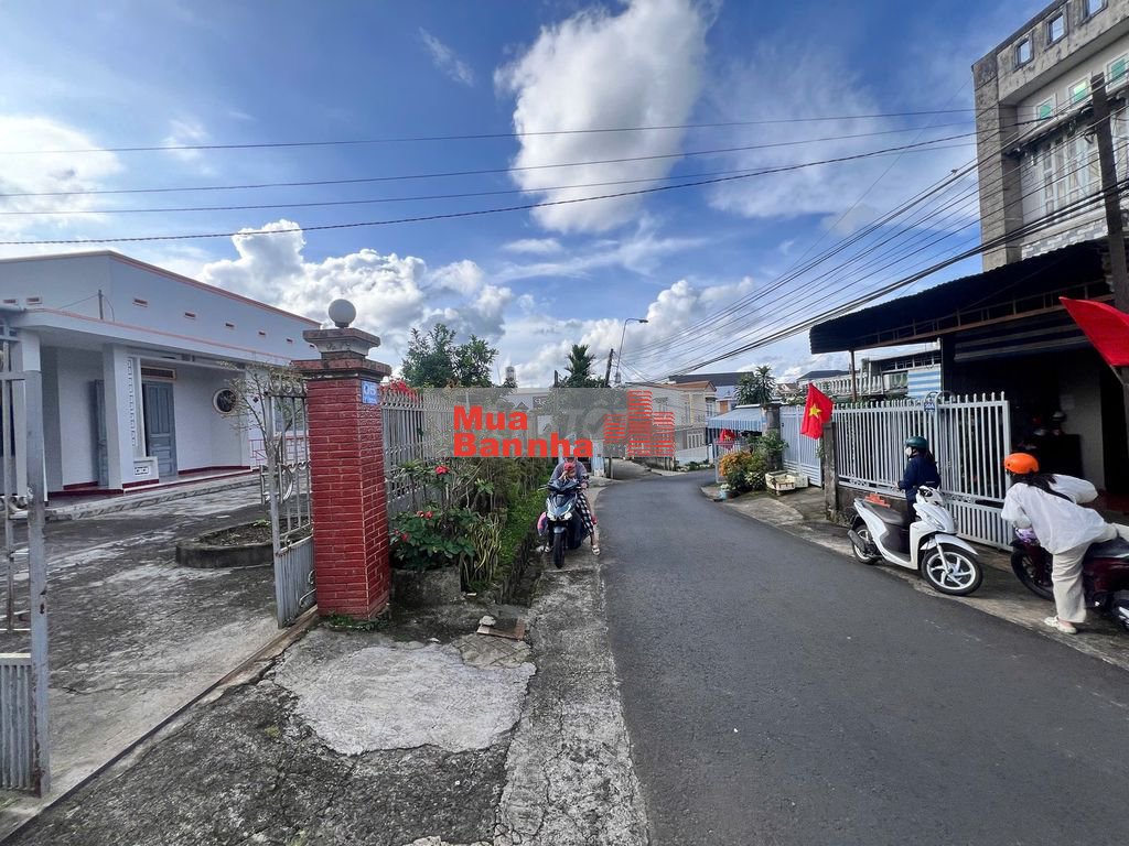 Nhà Mặt Tiền Giá *** Tp. Bảo Lộc - Tô Hiệu 12m thuận tiện KD