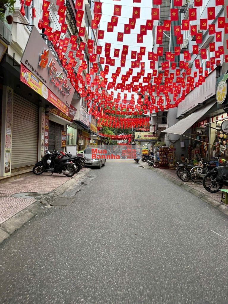 Bán nhà mặt ngõ 154 Ngọc Lâm. Nhà 5 tầng nở hậu đẹp. Ngõ kinh doanh