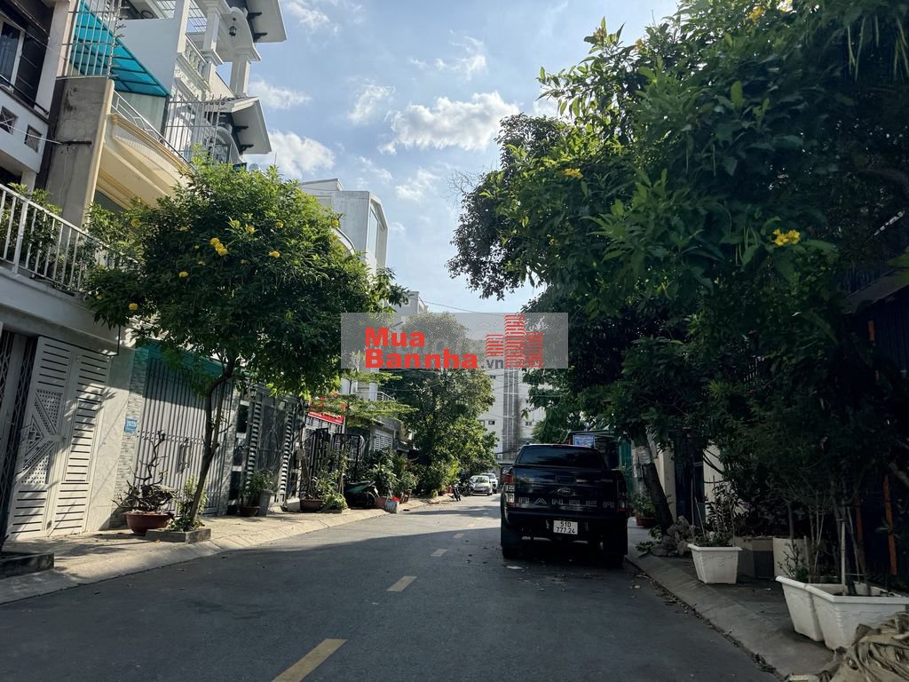 Nhà phố khu đồng bộ Dương Quảng Hàm , gần sông, dt 4x16m