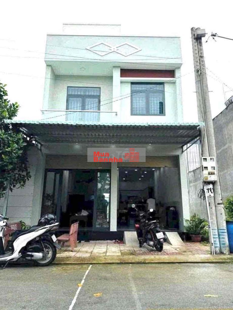 chủ bán nhà trệt lầu tum có sân thượng rộng, đường nhựa 9 m