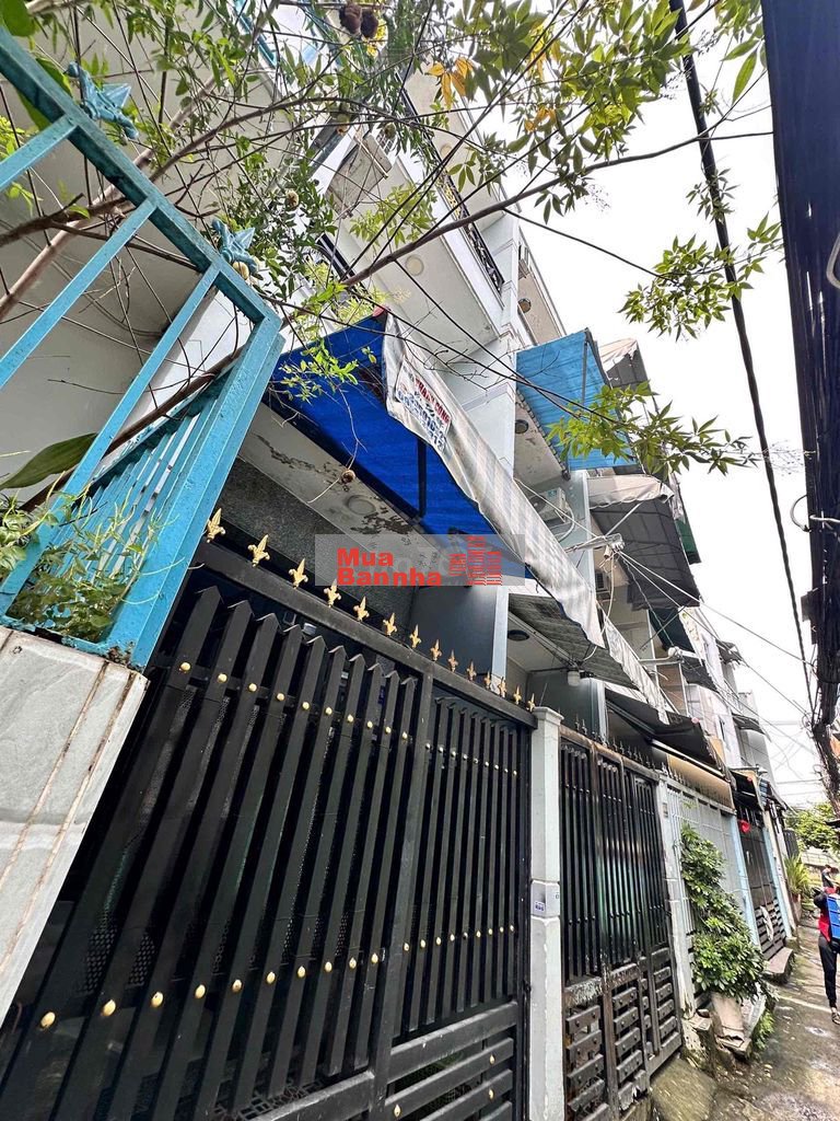 CÁCH MẶT TIỀN BÌNH ĐÔNG 20M – NGANG 6M – 3 TẦNG – 8 PHÒNG NGỦ