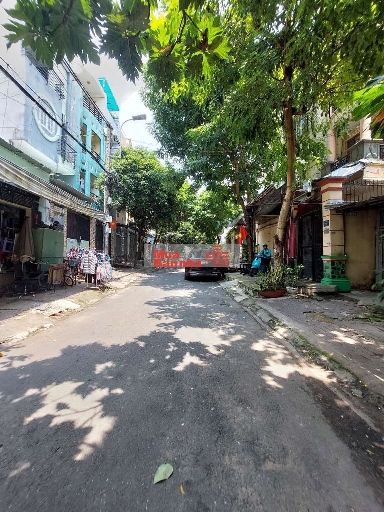 Chủ về quê bán gấp nhà 4 tầng 80m, hẻm xe tải, gần ĐH Ngoại Thương