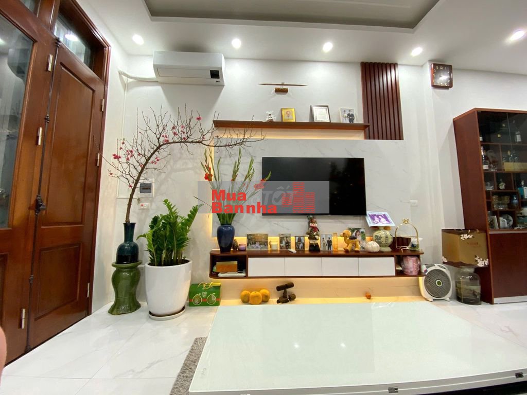 Bán nhà Ngọc Thuỵ 35m2 vị trí đẹp ngõ rộng ô tô cách nhà 10m 8 tỷ