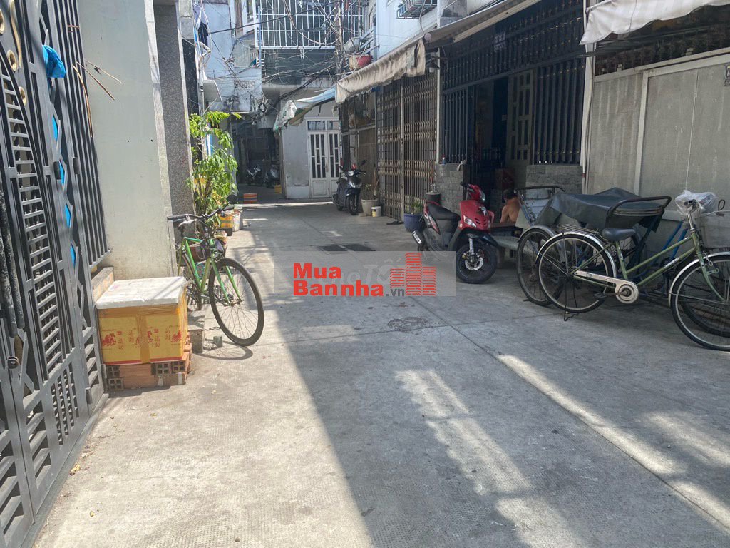 Bán nhà hẻm thông Lạc Long Quân 46M2, DTSD 110M2, 5 TỶ 2