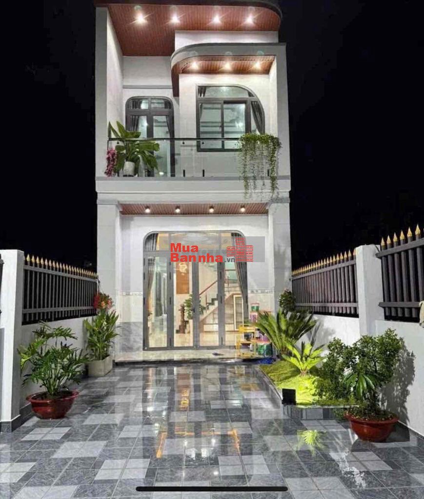 Nhà vườn 4.4 x40 xịn sò thiết kế đẹp khủng có 2 sân vườn trước sau