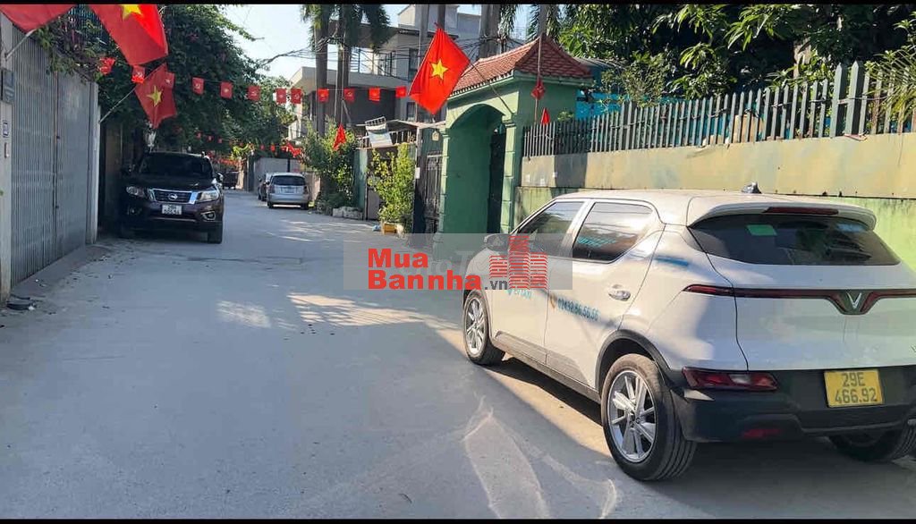 Nhà mới, ô tô thông, thang máy, nội thất xịn cạnh Ciputra, Phú Thượng,