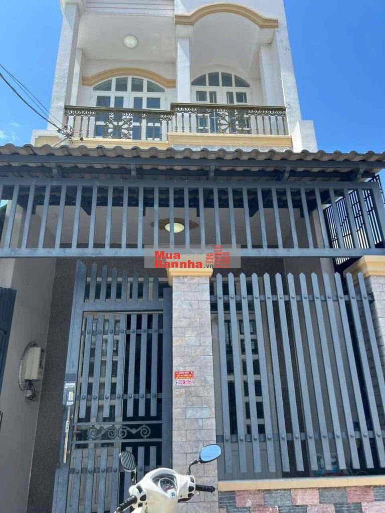 Nhà đẹp SHR 8,2*18m 3PN hẻm 5m ô tô 2/ ngắn Liên Ấp 2-6 Vĩnh Lộc A