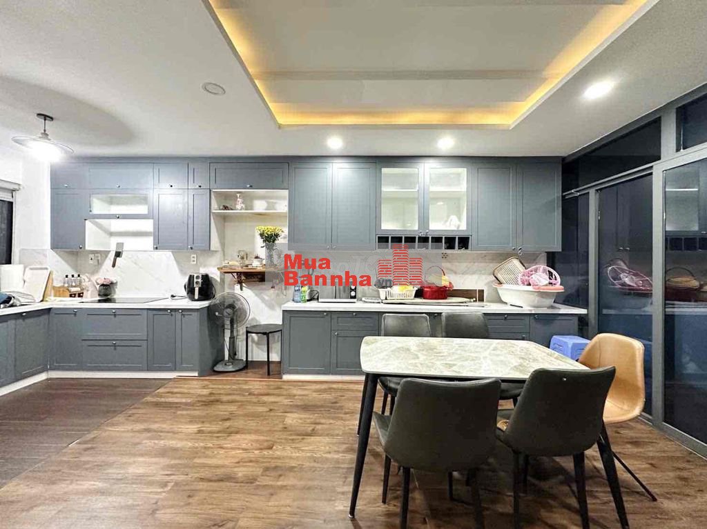 NHÀ BÁN - MẶT TIỀN KINH DOANH- KẾ BÊN SÂN BAY 5P-4 TẦNG