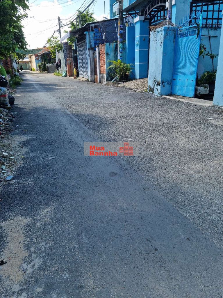 BÁN GẤP NHÀ SÂN VƯỜN.