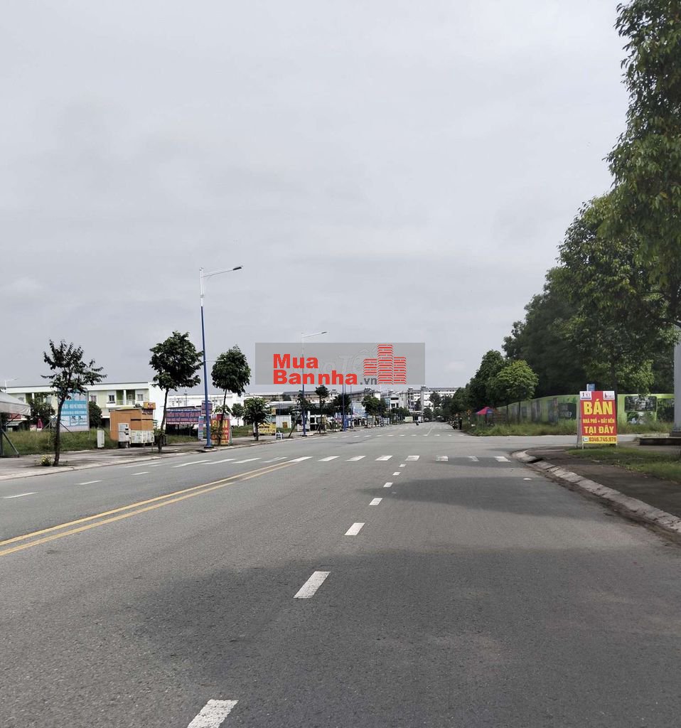 Bán nhà phố 2 mặt tiền kèm thêm dãy trọ thu nhập ổn định ngay hoà phú