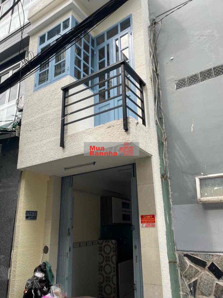 nhà cần bán bán chính chủ DT 2m50x4m12 .1 lầu .1 P .2 tolet