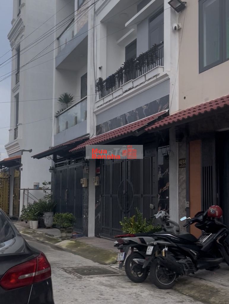 Bán Nhà DT 4.2 x 15m 1 lửng 4 lầu. Giá 7 tỷ. Gần Siêu Thị Aeon.