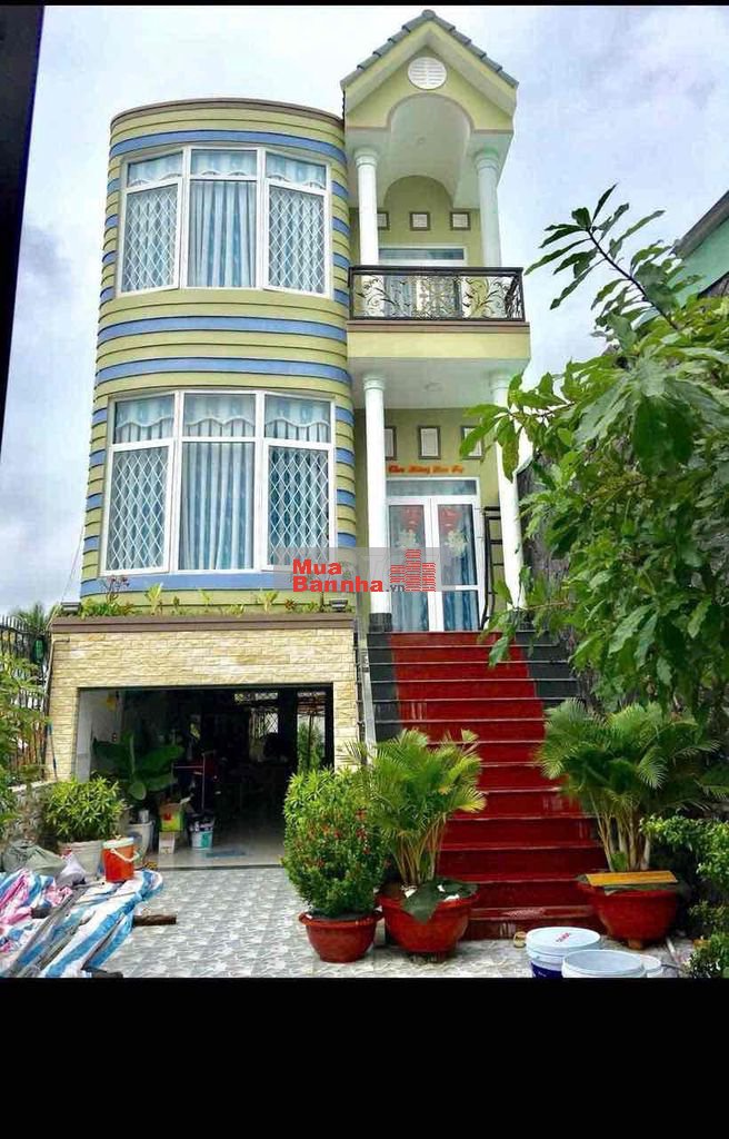 NHÀ 2 LẦU ĐẸP MẶT TIỀN ĐƯỜNG NGAY CẦU PHÚ LONG, GẦN TRẠM THU PHÍ