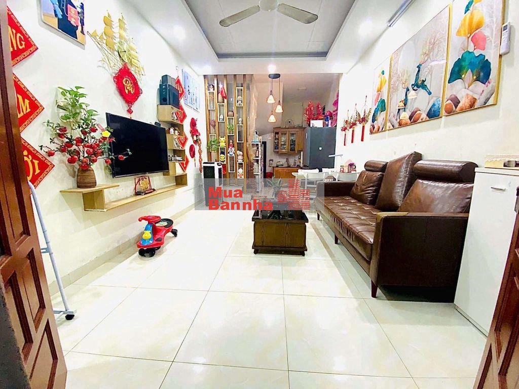 Bán nhà Cầu Giấy, 3 gác tránh thông suốt, dân xây, ở yên tĩnh, 33m*5T