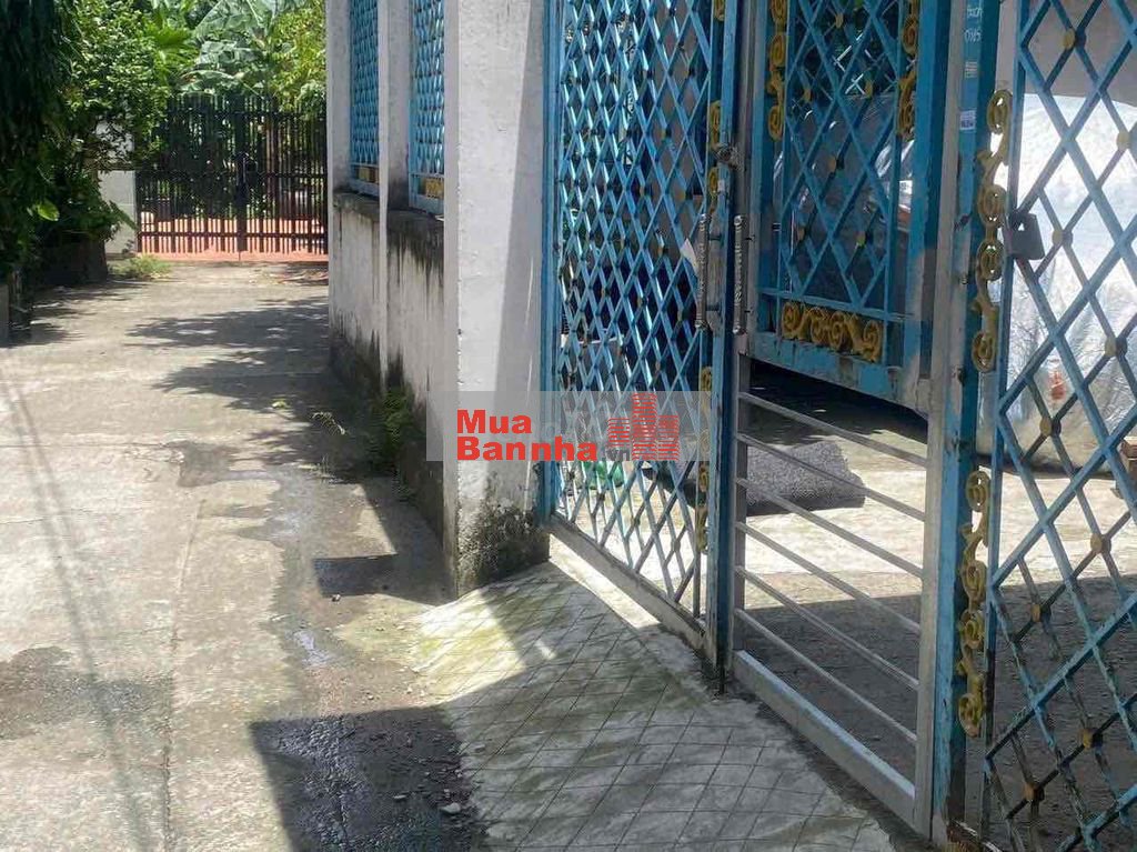 Bán nhà cấp 4 . ngang 10 x 20 . sổ riêng thổ cư 100% .