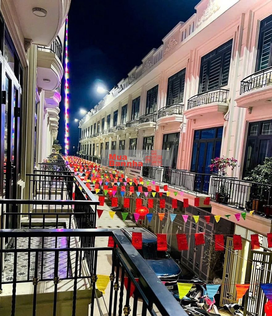 Bán nhà phụng châu - ô tô tránh , Đối diện trường học, xe buýt qua nhà