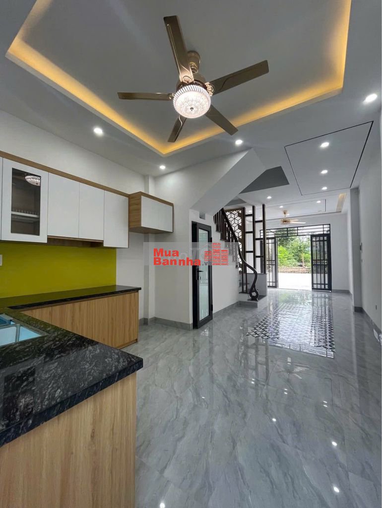 Ô TÔ Đỗ Cửa-nhà Phụng Châu DT 62M2 ,chỉ 500m ra trường ĐH sư phạm TDTT