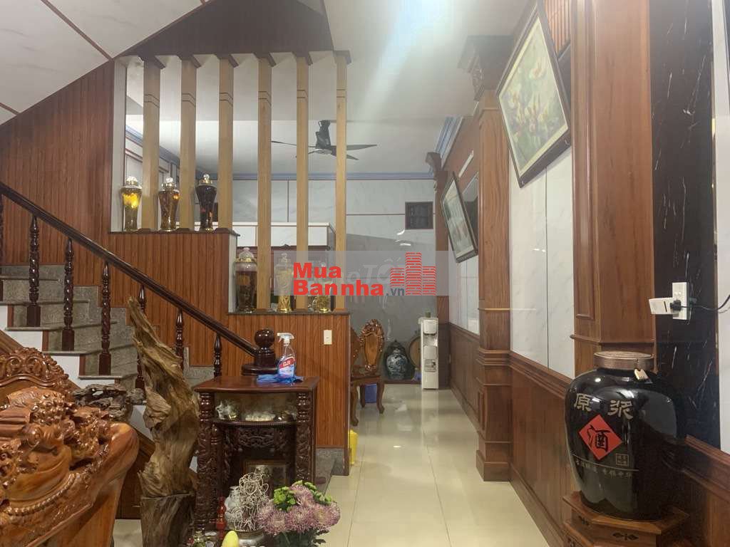 Bán gấp nhà ngay Nguyễn Tri Phương 90m2 3 tầng hoàn công chỉ 6,3 tỷ.