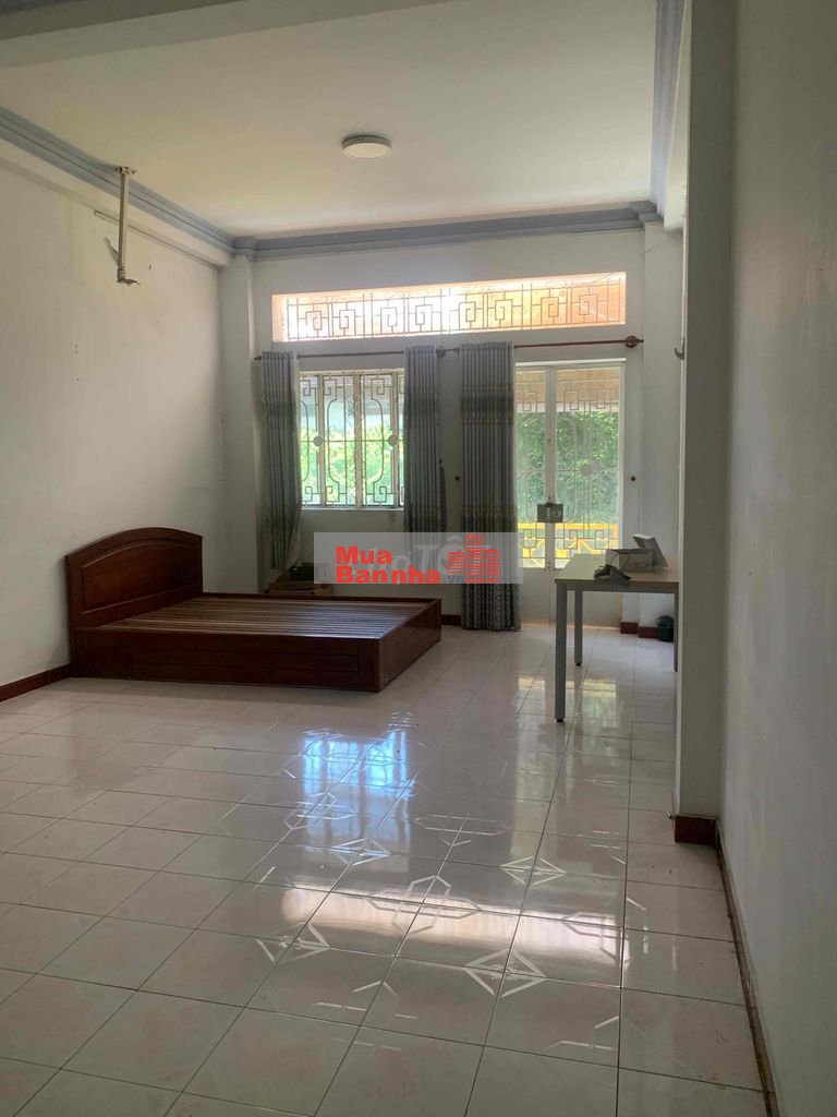 Chính chủ cần bán gấp nhà DT 80m, DTSD 208m, 2PN, 3WC, TL chính chủ.