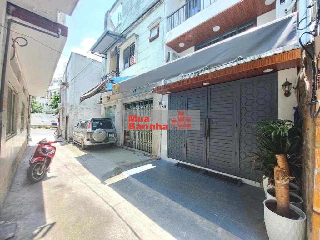 ĐỐI DIỆN CITY LAND, TIỆN ÍCH BỦA VÂY, 5 TẦNG BTCT, HOÀN CÔNG ĐỦ.