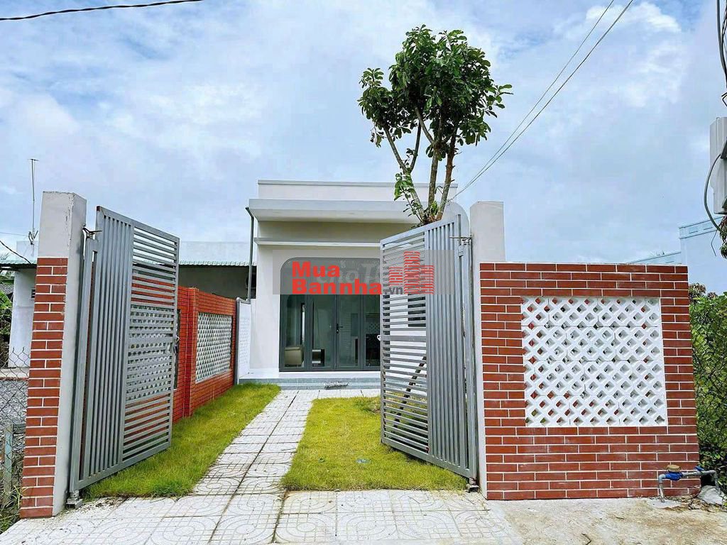 NHÀ CẤP 4 GẦN ỦY BAN XÃ TÂN CHÁNH