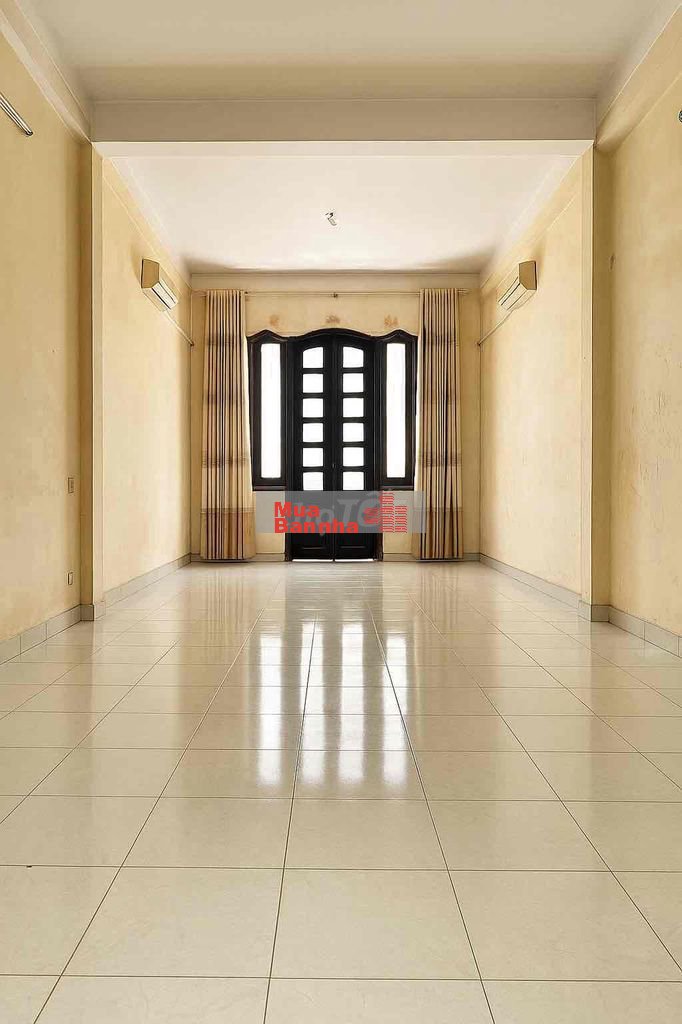 Bán nhà mặt tiền Cộng Hoà,5 phòng ngủ