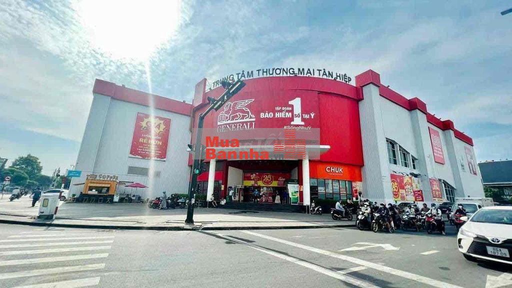 Bán Nhà Lầu Gần Ngã Tư Tân Phong