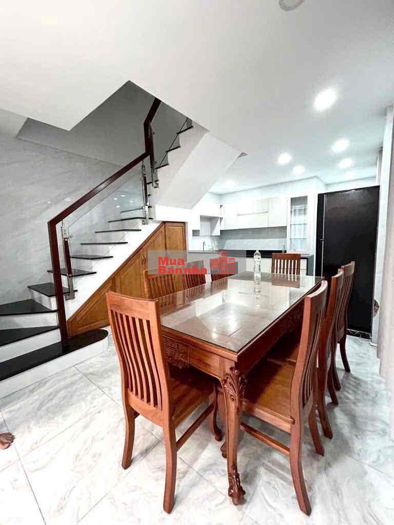 Bán gấp nhà đẹp Nguyễn Trọng Tuyển, Phú Nhuận 49,6m2 giá 3 tỷ 070 TL