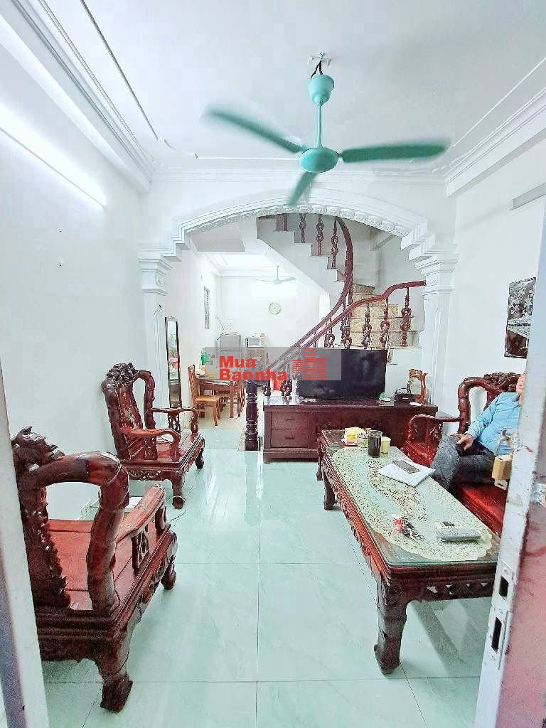 Nhà 43.2m² Trần Khát Trân, 4 tầng chắc chắn, MT 3.5m, ngõ rộng,4.35 tỷ