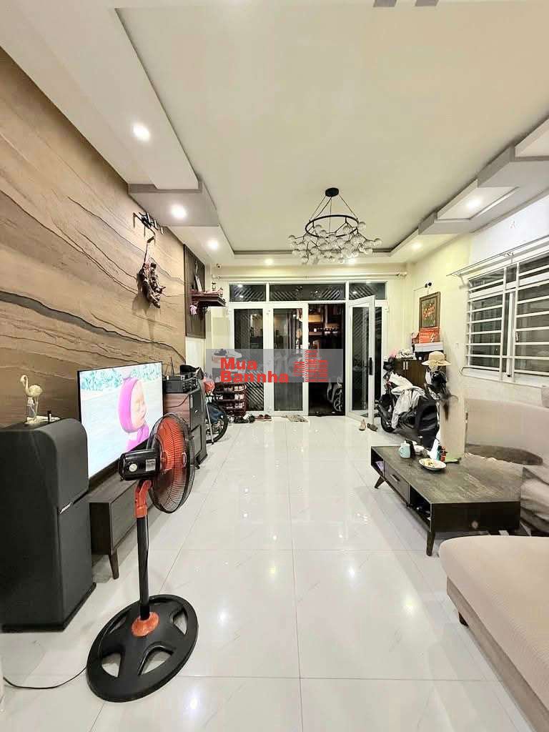 🎸 Hiếm! Anh Tony Thế – nghệ sĩ guitar cần bán căn nhà xây tâm huyết