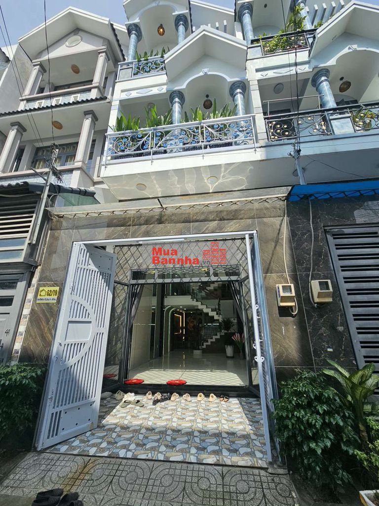 Nhà phố 3 lầu đường TL19 sát ngã 4 ga