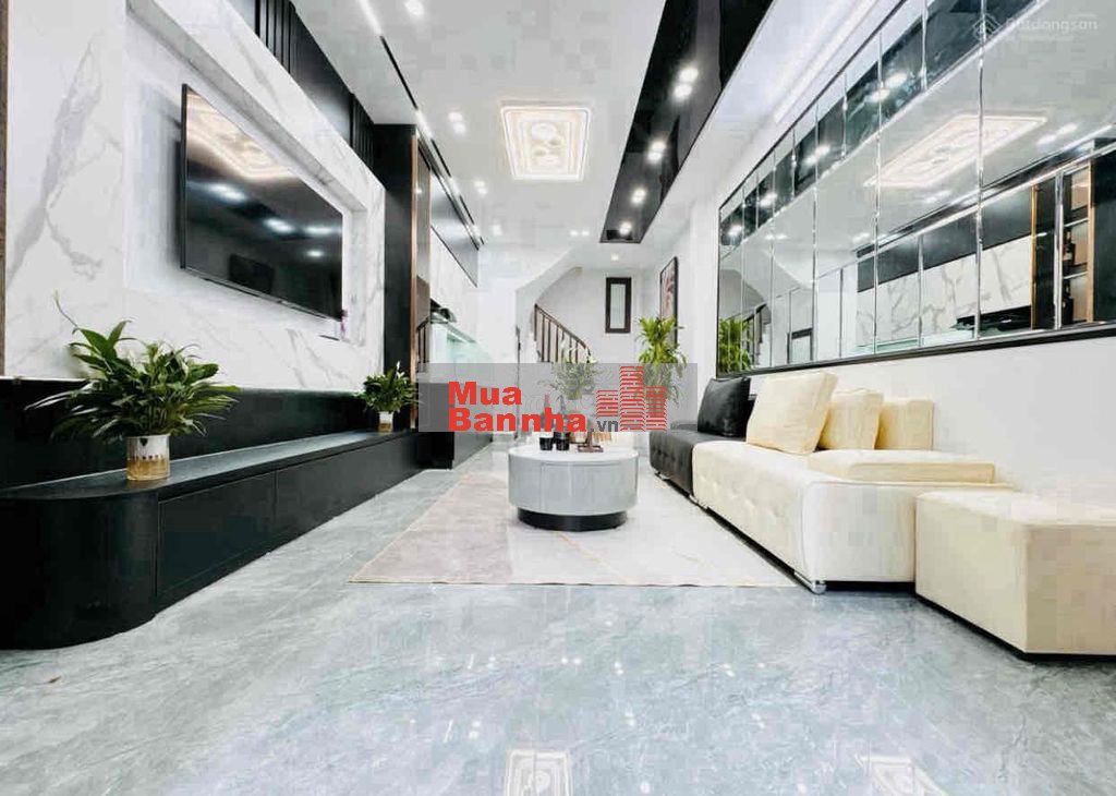 Cực Hiếm! Vũ Tông Phan, ngõ nông, gần phố, 35m ô tô, DT 51m2*5T