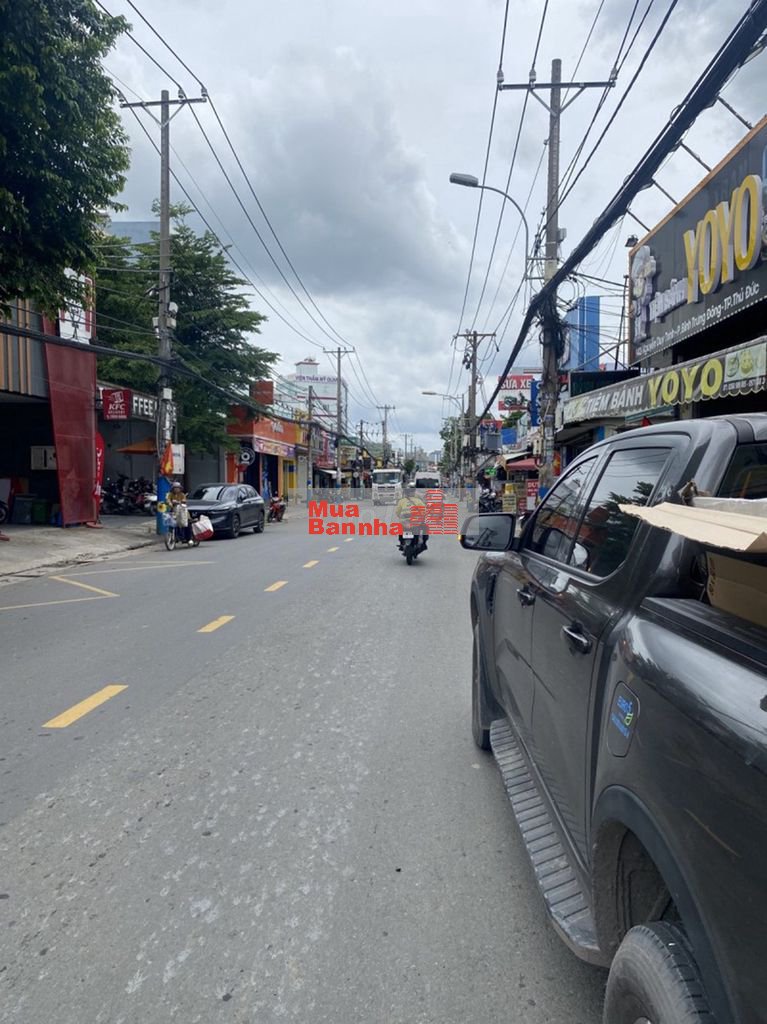 Nhà mặt tiền Nguyễn Duy Trinh Q2, gần chợ Tân Lập, ngang 10.5m