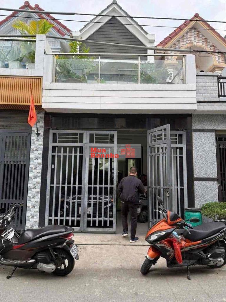 Bán nhà DT 80m2 hoàn công, P Đông Hòa, TP Dĩ An. Gần sân vận động