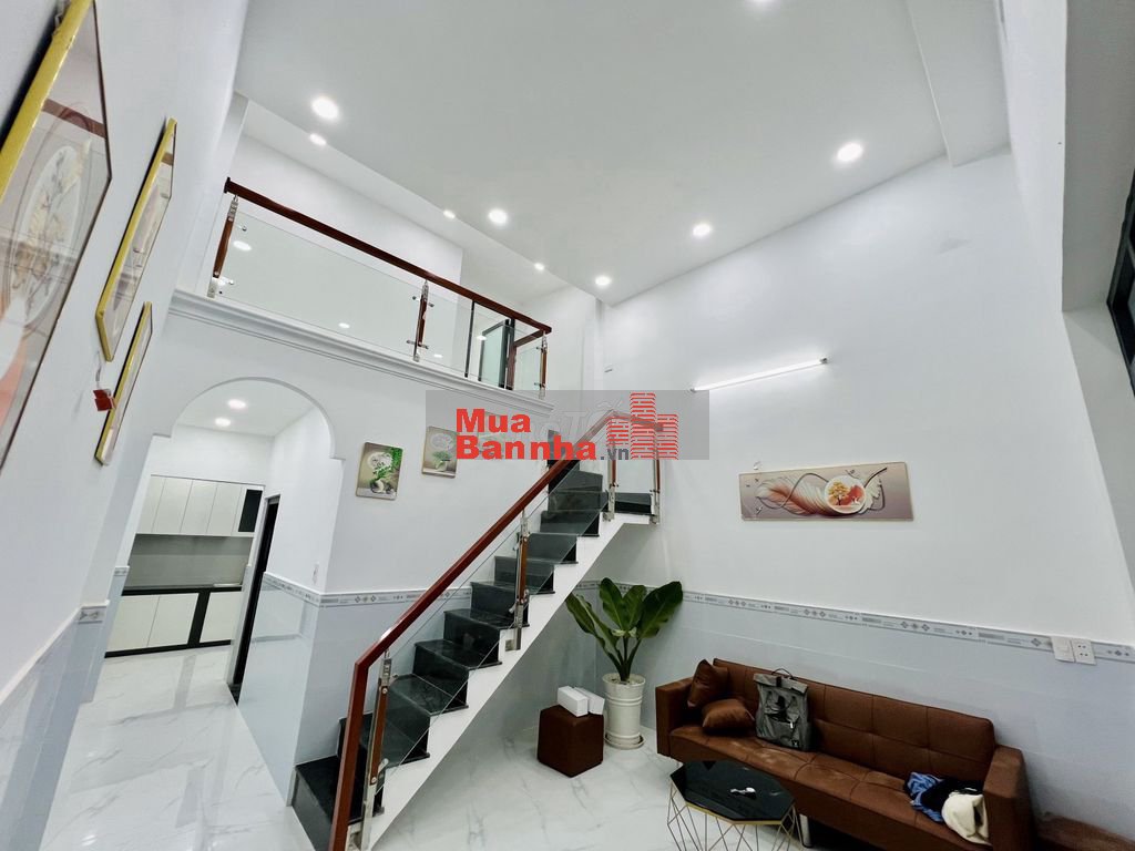 BÁN NHÀ HXH .HƯƠNG LỘ 2.GẦN DT 52M2 ,2 TẦNG ,3PN .CHỈ NHỈNH 4 TỶ