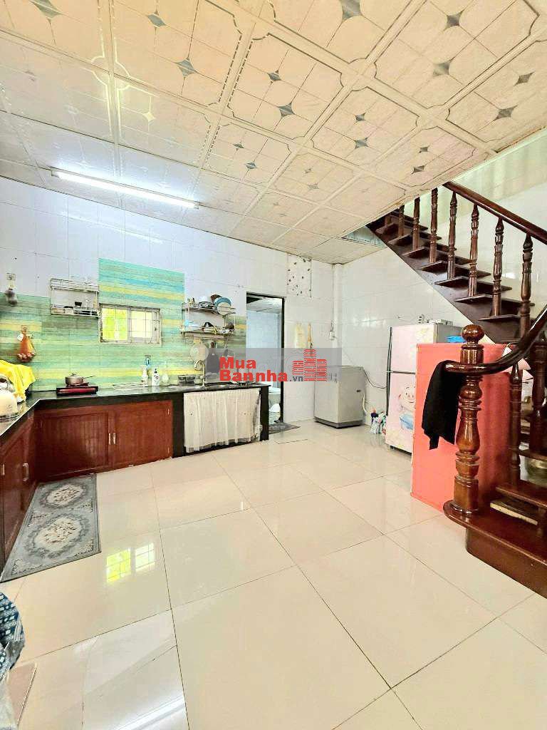 Nhà Gò Dầu, Tân Phú, hẻm 3 gác thông, Dt 4x12, 2 tầng, 4PN,
Giá 3.x tỷ