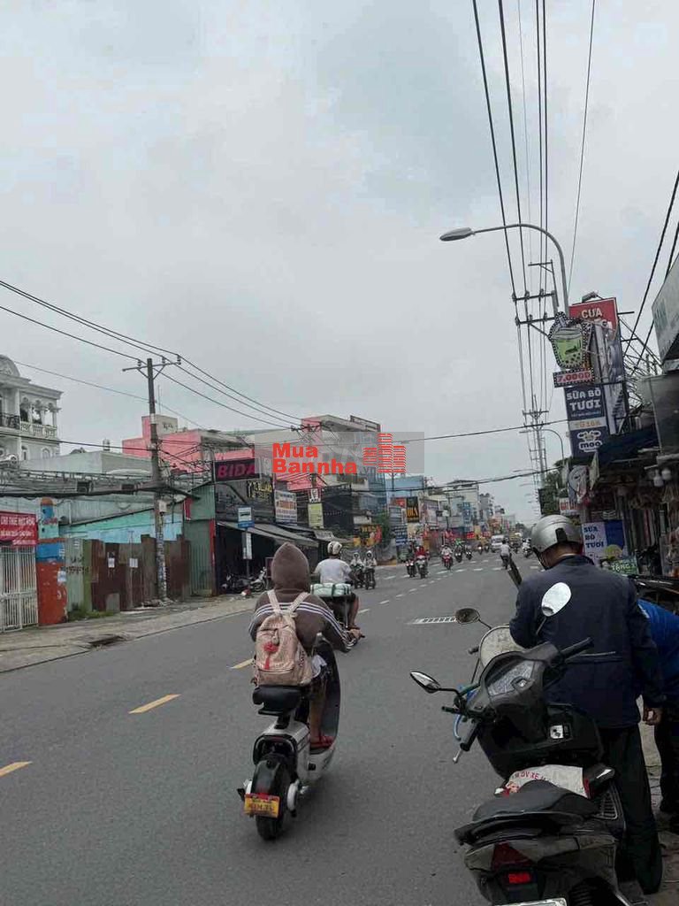 bán căn nhà mặt tiền nguyen ảnh thủ Gia tốt ngay Tân chảnh hiệp q12