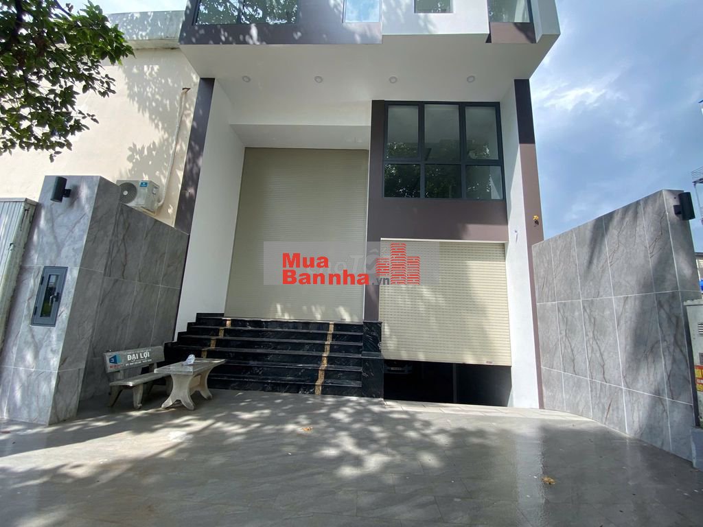 Tòa nhà hầm - 6 tầng Ngay góc Trương Văn Bang & Đặng Như Mai Quận 2