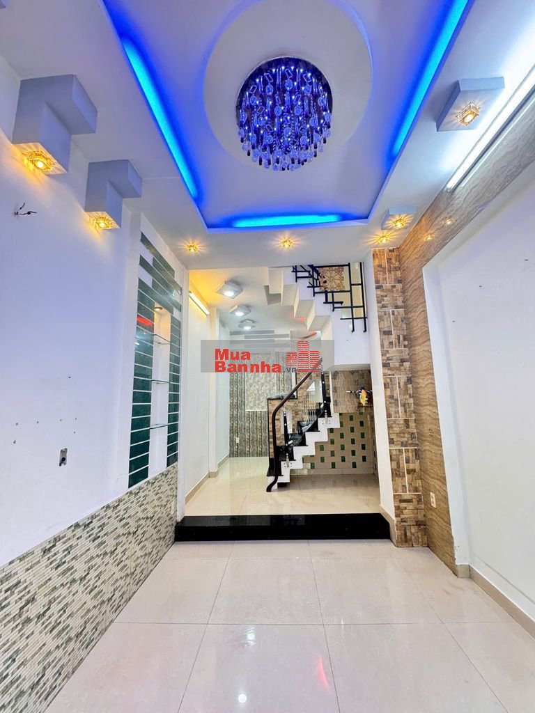 Bán HXM 328 nguyễn thị minh khai p5 q3 3 lầu 5 phòng 3 wc 6 tỷ 8