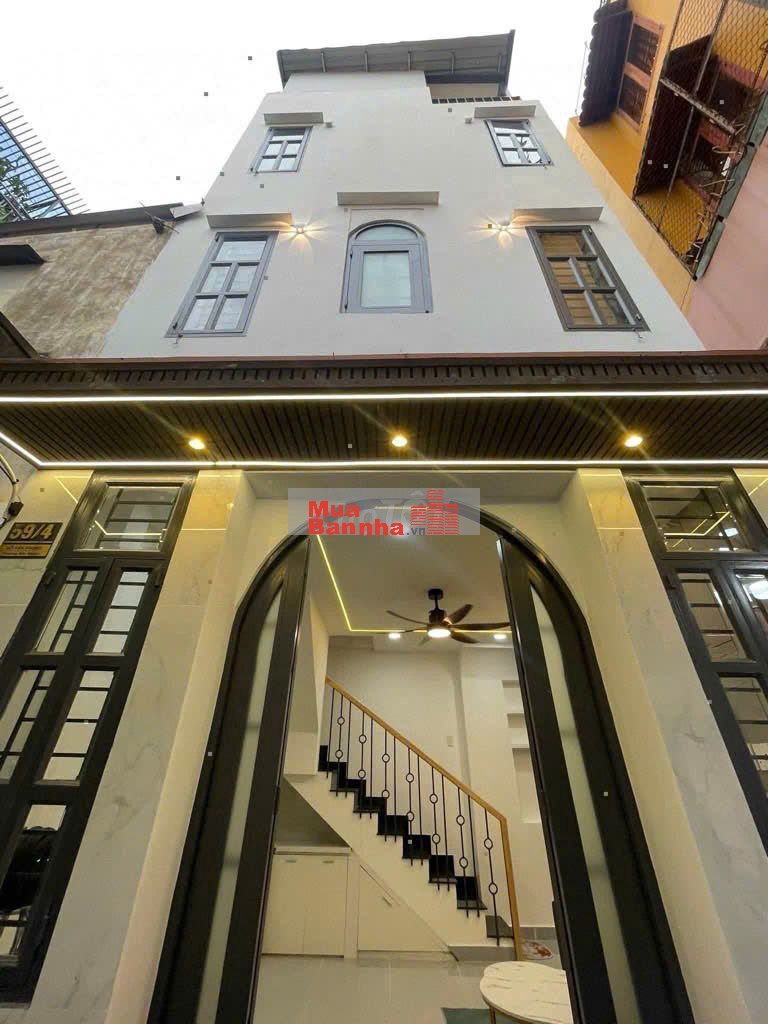 Bán nhà 4 tầng Đỗ Tấn Phong, vị trí đẹp, sổ hồng riêng.